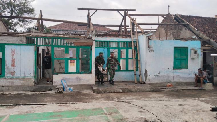 Sentuhan Kasih TNI Rehab Rumah Suratman Jadi Kado HUT ke-80
