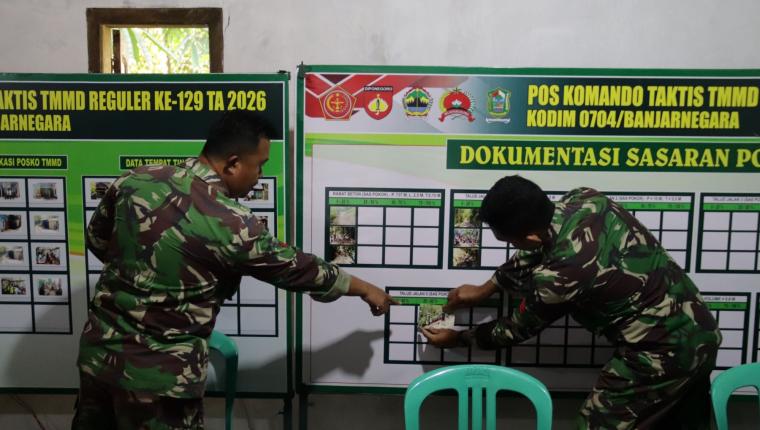 Di Balik Papan Komando TMMD Ada Ketelitian Kopka Supriyono dan Praka Agit yang Menjaga Arah Pembangunan